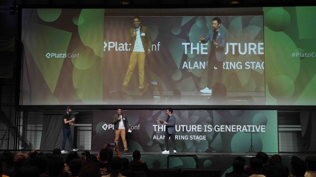 Germán Arciniegas durante PlatziConf 2023 en Bogotá